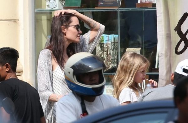 Анджелину Джоли застали в компании с новым мужчиной (фото)