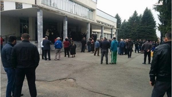 Явка на выборах президента Южной Осетии составила 24,1% на 12.00 мск