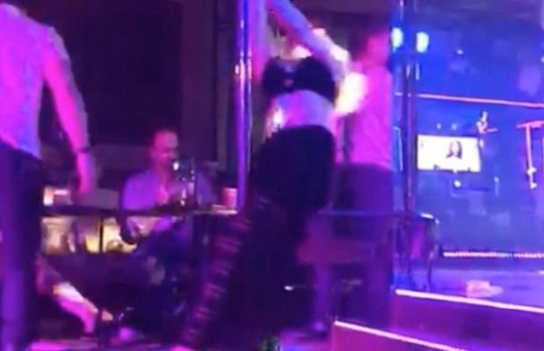 ВИДЕО: Пьяная Дженнифер Лоуренс отрывается с мужчиной в клубе