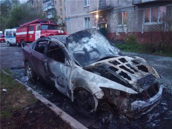 Mazda 6 сгорела в Нижнем Тагиле
