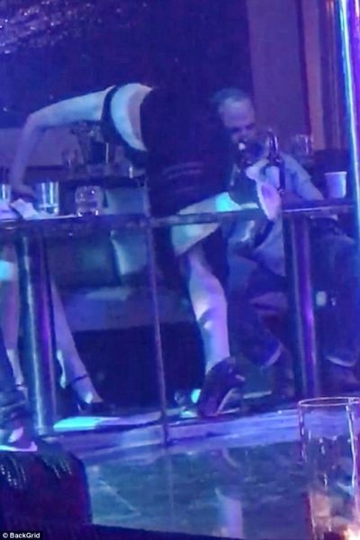 ВИДЕО: Пьяная Дженнифер Лоуренс отрывается с мужчиной в клубе