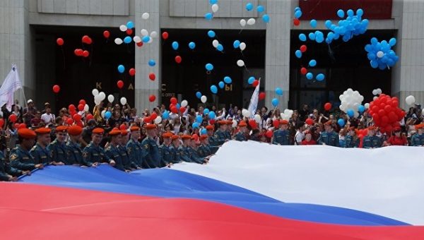 Президент Армении поздравил Путина и Медведева с Днем России