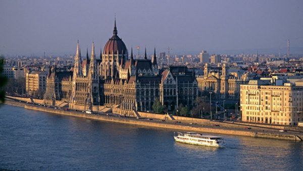 Парламент Венгрии одобрил законопроект о финансировании НПО иностранцами