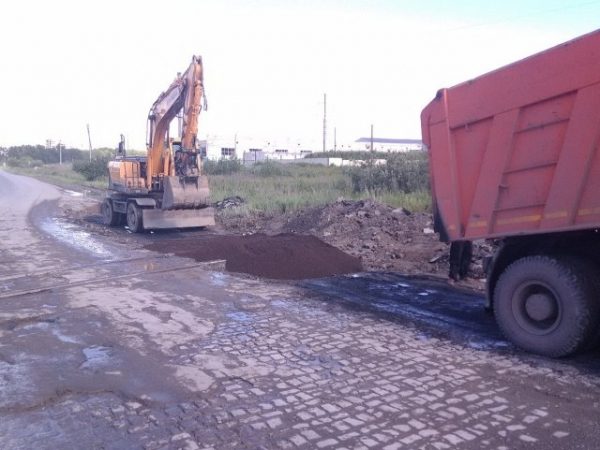 Участок Серебрянского тракта у узкоколейного переезда отремонтирован в Нижнем Тагиле (ФОТО)