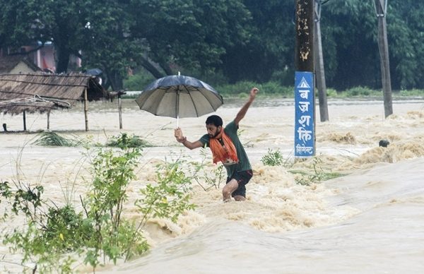 Число погибших при наводнении в Непале выросло до 50 человек