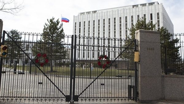 СМИ: Вашингтон может ужесточить правила перемещения российских дипломатов