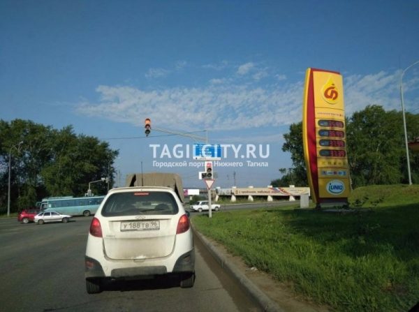Таинственные светофоры появились на Южном въезде в Нижнем Тагиле (ФОТО)