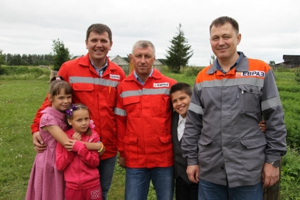 ЕВРАЗ помог воспитанникам детского дома в Южаково