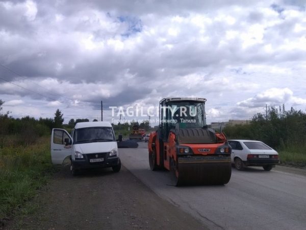 Участок Серебрянского тракта у узкоколейного переезда отремонтирован в Нижнем Тагиле (ФОТО)