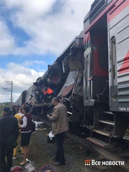 Число пострадавших в столкновении с поездом в Югре выросло до 18 человек