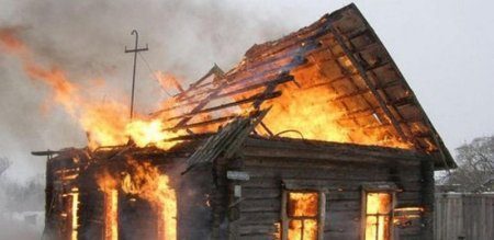 Из-за короткого замыкания в Нижнем Тагиле сгорел частный дом