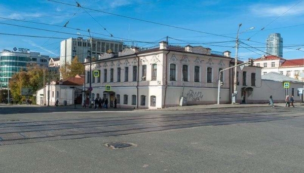 Старинная усадьба за 95 млн рублей продается в Екатеринбурге 