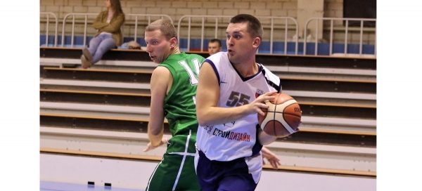 В Ревде стартовал Кубок Свердловской области по баскетболу среди мужских команд