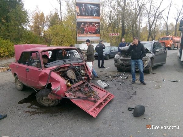 МВД ищет очевидцев смертельной аварии, в которой ВАЗ сжало в «гармошку»