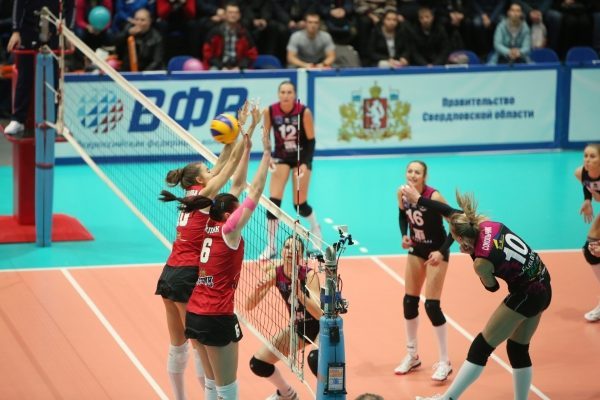 «Уралочка-НТМК» одолела дебютанта Суперлиги — белорусскую «Минчанку» со счётом 3:1