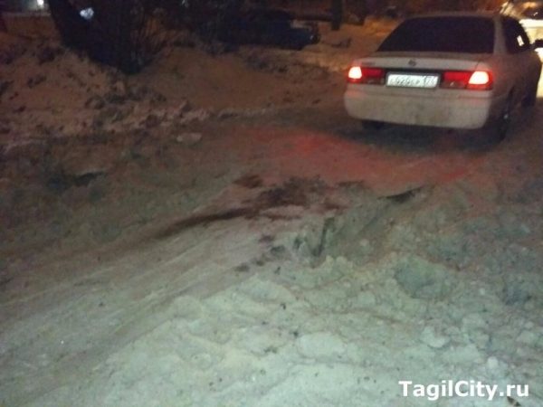 Каша из снега и грязи на дорогах стала непреодолимым препятствием для многих автолюбителей Нижнего Тагила (ФОТО, ВИДЕО)
