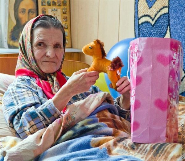 Порадовать одиноких стариков сможет любой тагильчанин уже на следующей неделе