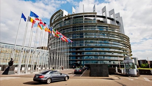 Европарламент призвал к созданию единых правил по использованию роботов