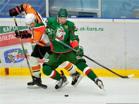 «Спутник» пробился в плей-офф ВХЛ