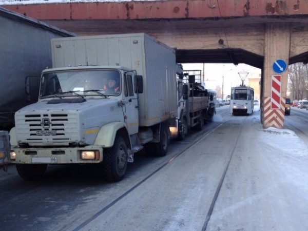 Убрать грузовые ворота НТМК с улицы Индустриальная будет требовать «Тагил без ям» (ФОТО)