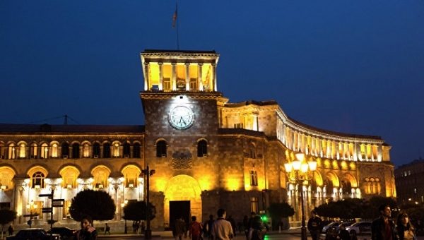 Опрос: “Блок Царукяна” лидирует в преддверии выборов в парламент Армении