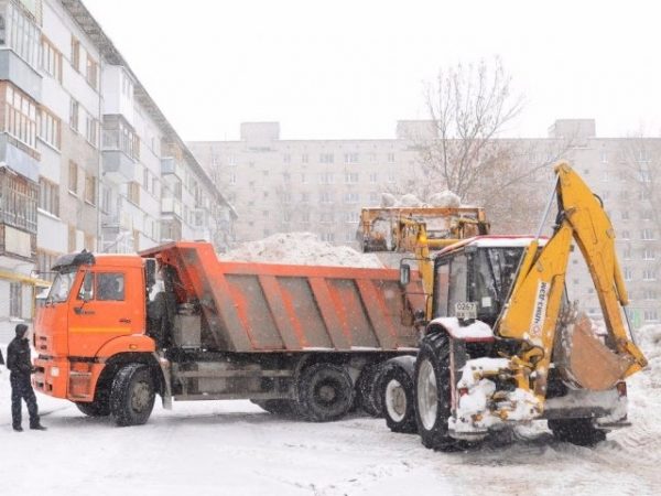 300 000 тонн снега вывезут с дорог Нижнего Тагила за первые три месяца 2017 года