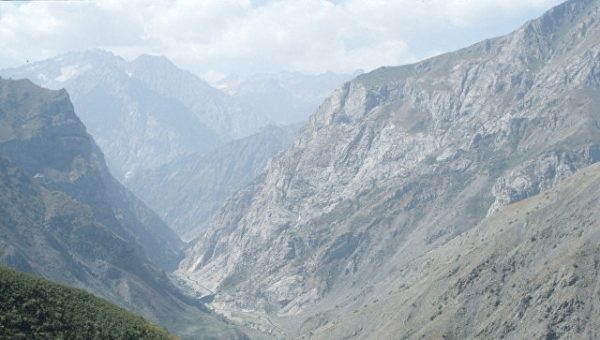 Российские военные помогут горным районам Таджикистана, отрезанным лавинами