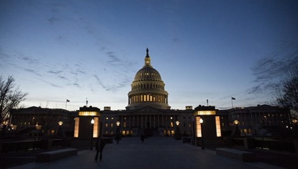 В американском конгрессе потребовали от Трампа не менять политику по России