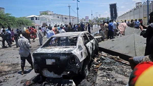 В Сомали на мине подорвался микроавтобус, погибли 14 пассажиров