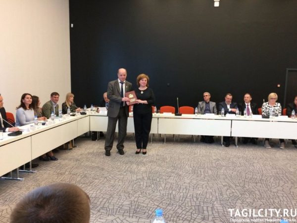 Бизнесмены Нижнего Тагила получили награды ко Дню российского предпринимательства (ФОТО)