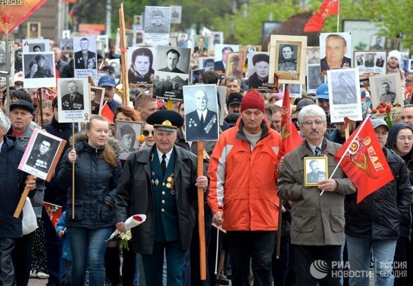 Тысячи белорусов приняли участие в праздновании Дня Победы