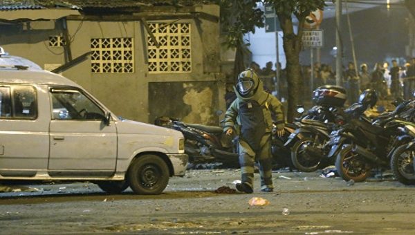 Президент Индонезии призвал к расследованию двух взрывов в столице