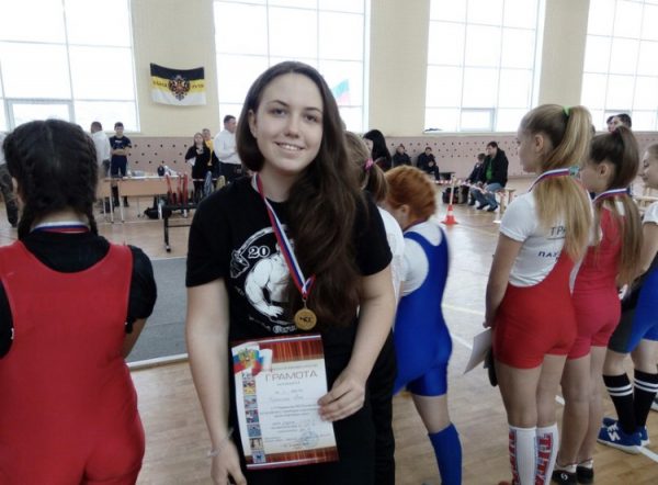 Школьница из Нижнего Тагила взяла бронзу на Чемпионате Европы по пауэрлифтингу