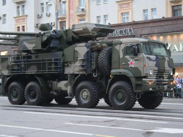 Новейшая военная техника вышла на парад в Екатеринбурге