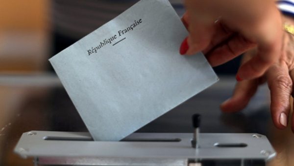 Соцпартия заявляет о беспрецедентном отставании левых на выборах во Франции
