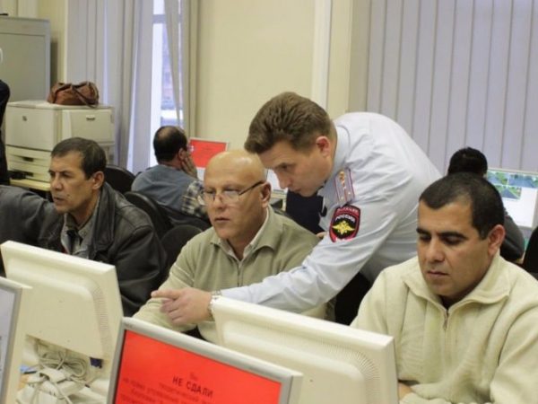 80% водителей-мигрантов не смогли сдать теоретический экзамен в Свердловской области
