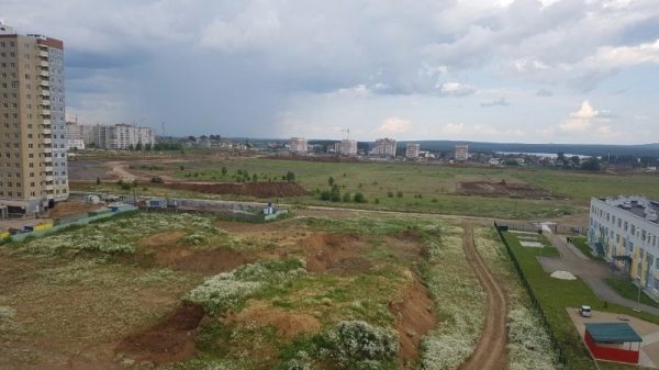 Сваленный неизвестными грунт на Муринских прудах срывает планы по продолжению Уральского проспекта (ФОТО)