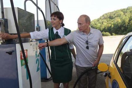 Владимир Путин прокомментировал подорожание бензина в стране
