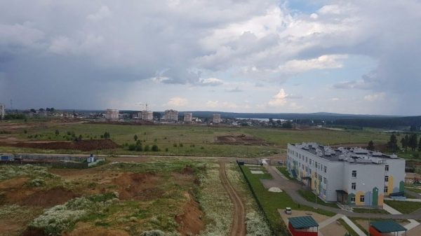 Сваленный неизвестными грунт на Муринских прудах срывает планы по продолжению Уральского проспекта (ФОТО)