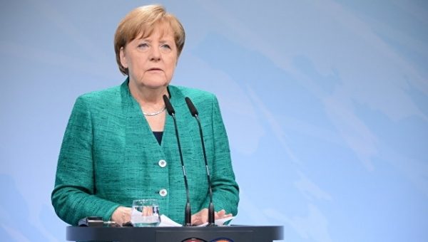 Меркель выразила соболезнования семье погибшего после нападения в Гамбурге