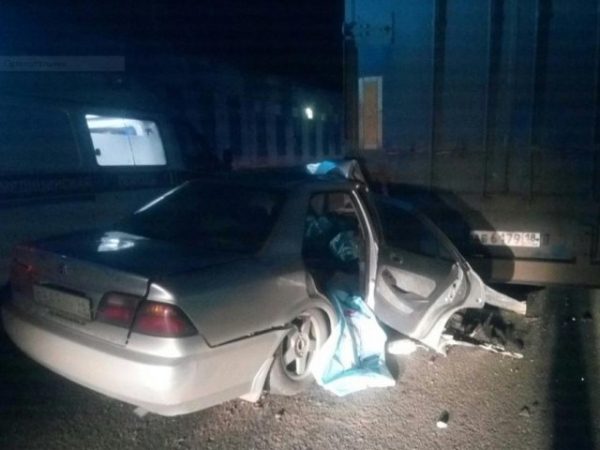 37-летний водитель из Нижнего Тагила на Honda Accord врезался в грузовик (ФОТО)