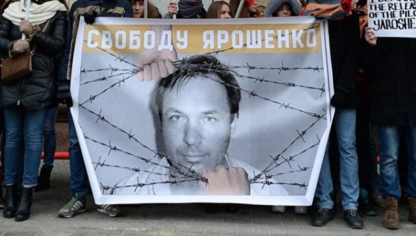 СМИ: Ярошенко предложил The Guardian посетить место его заключения