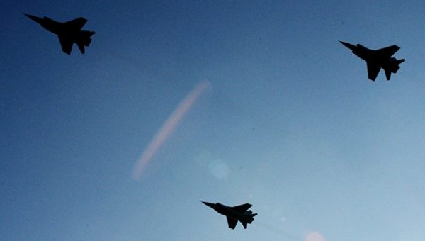 С нарушением границ: истребители НАТО перехватили самолеты ВКС над Балтикой
