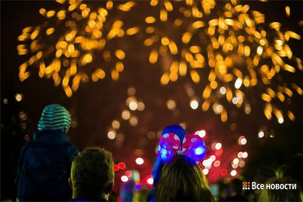 «Арабески», светящийся цирк и грандиозный фейерверк — День города-2017, окончание