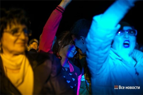 «Арабески», светящийся цирк и грандиозный фейерверк — День города-2017, окончание