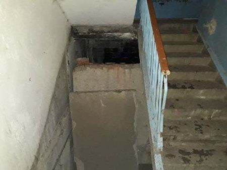 На жителя Нижнего Тагила упала бетонная плита в подъезде
