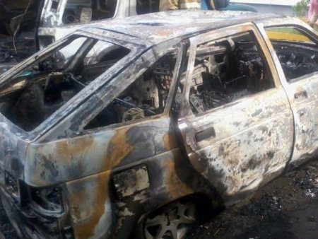 ВАЗ-2112 сгорел на Сухоложском посёлке в Нижнем Тагиле