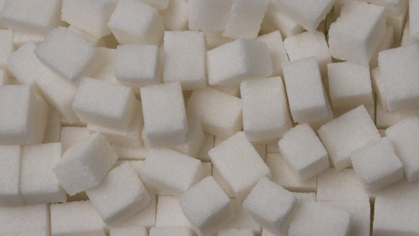 Цены на сахар в России выросли на 44% с начала года 