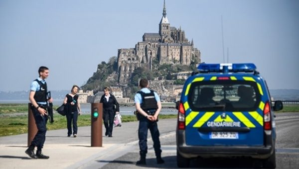 Бежавшего из Украины мошенника арестовали во Франции, где он купил замок