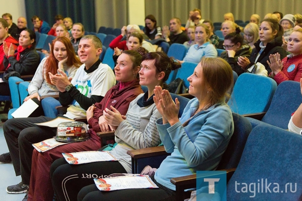 Нижний преподаватель. Педагоги школы 100 Нижний Тагил. Учителя Нижнего Тагила. Учителя 100 школы город Нижний Тагил. ИРО Нижний Тагил.